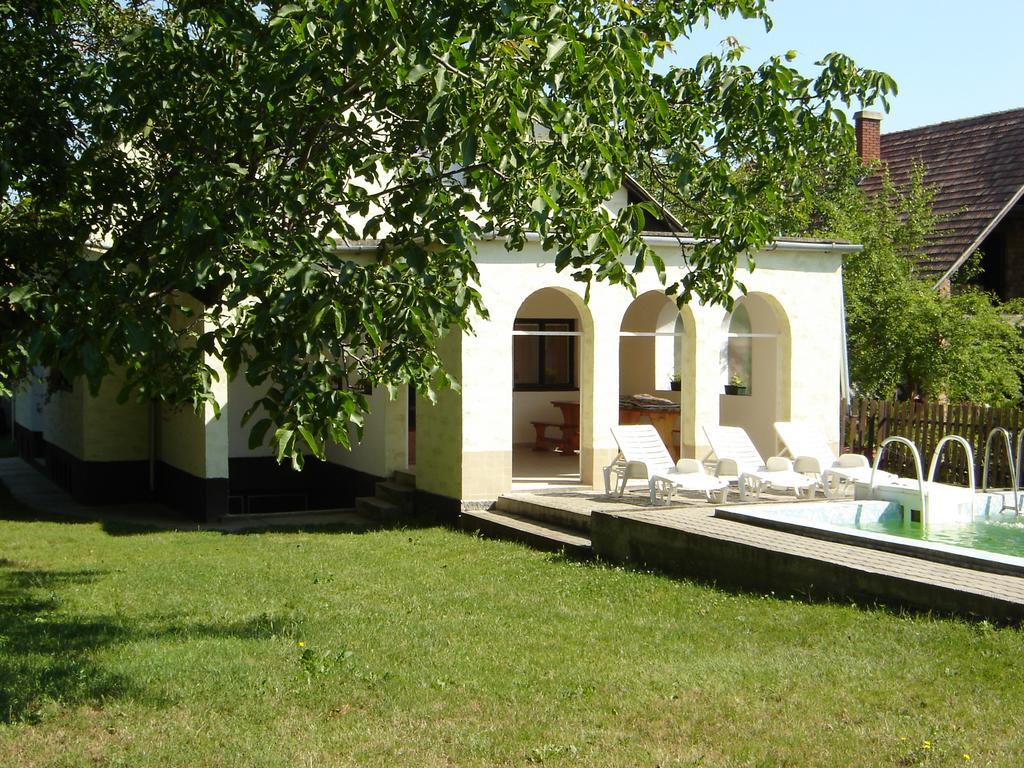 Somogyi Vendégház Zamárdi Exterior foto